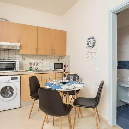 Flora Maisonettes 1 Apartment