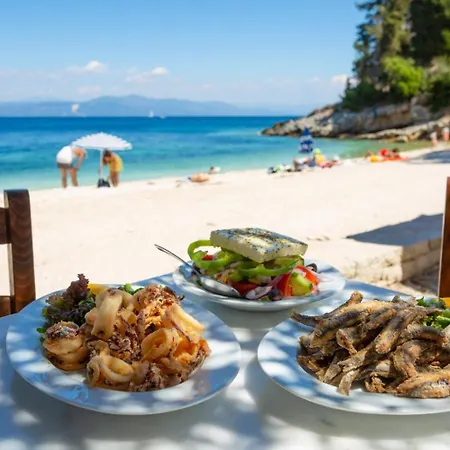 Flora Maisonettes 1 *