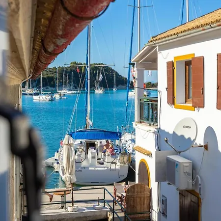 Apartman Flora Maisonettes 1 *