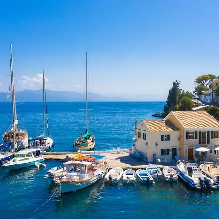 Flora Maisonettes 1 Apartman *